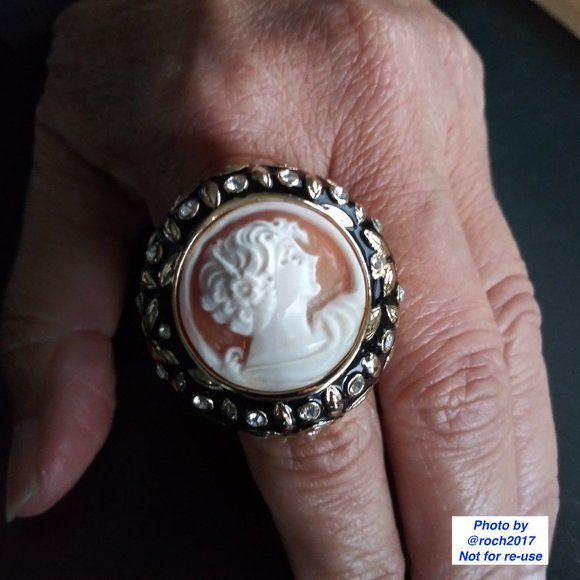 Amedeo NYC Medioevo Cameo Ring - Picture 3 of 12